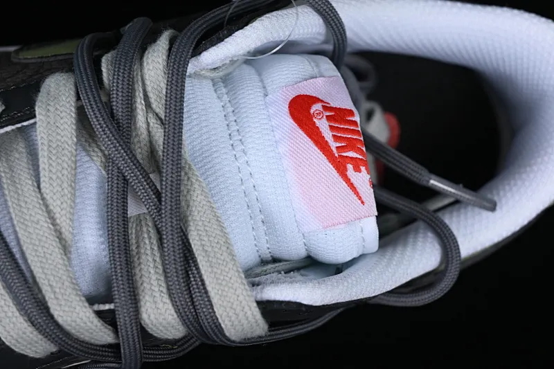 All Categories Nk SB Dunk Series Nk SB Dunk Low Low-top sneakers Nk Dunk Low Panda Prank-Moon Deconstruction Workwear style SB strap low-top casual sneakers FB3354-001